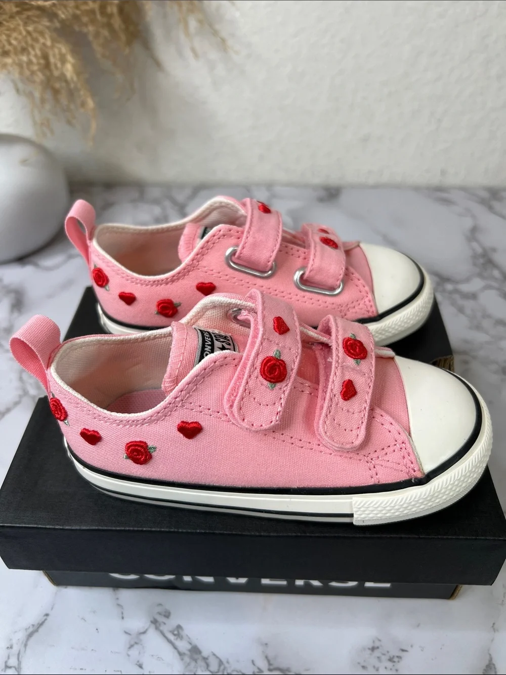 Converse Chuck Taylor All Star Sneaker Size 8